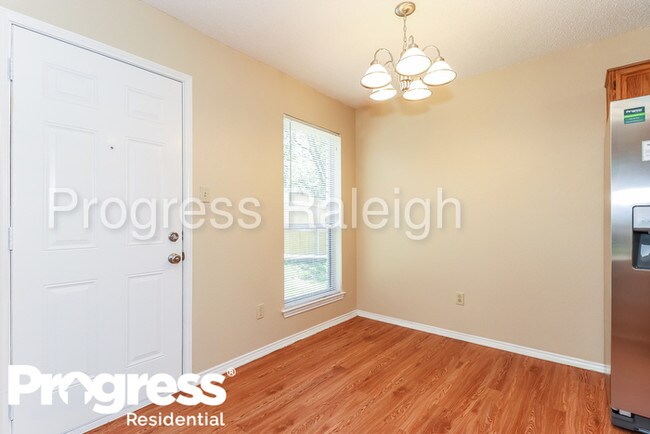 Building Photo - 1125 Hidden Creek Dr