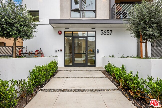 Foto del edificio - 5657 Virginia Ave