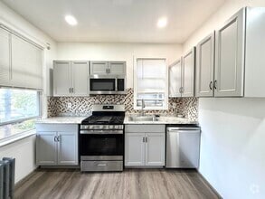 Building Photo - 275 Linden Ave