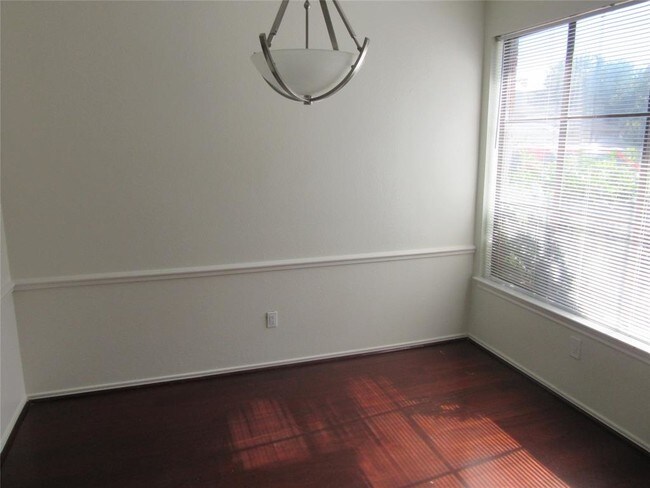 Building Photo - 1103 Dulles Ave