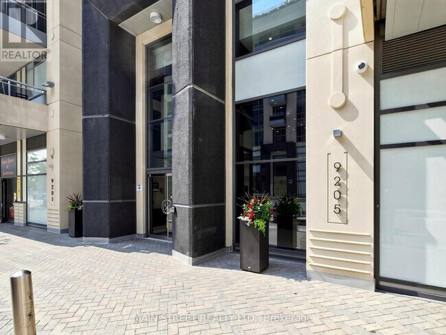 Photo du bâtiment - 9205 Yonge St