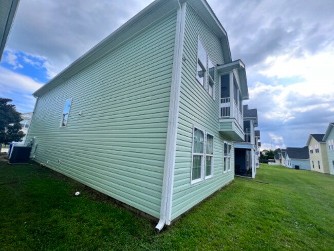 Building Photo - 1401 Brown Pelican Dr