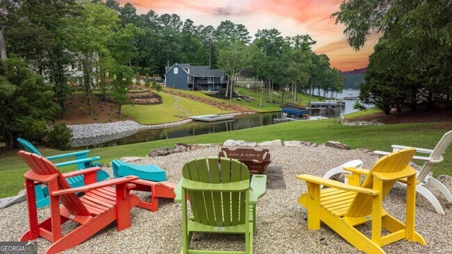 Building Photo - 1060 Old Rock Rd