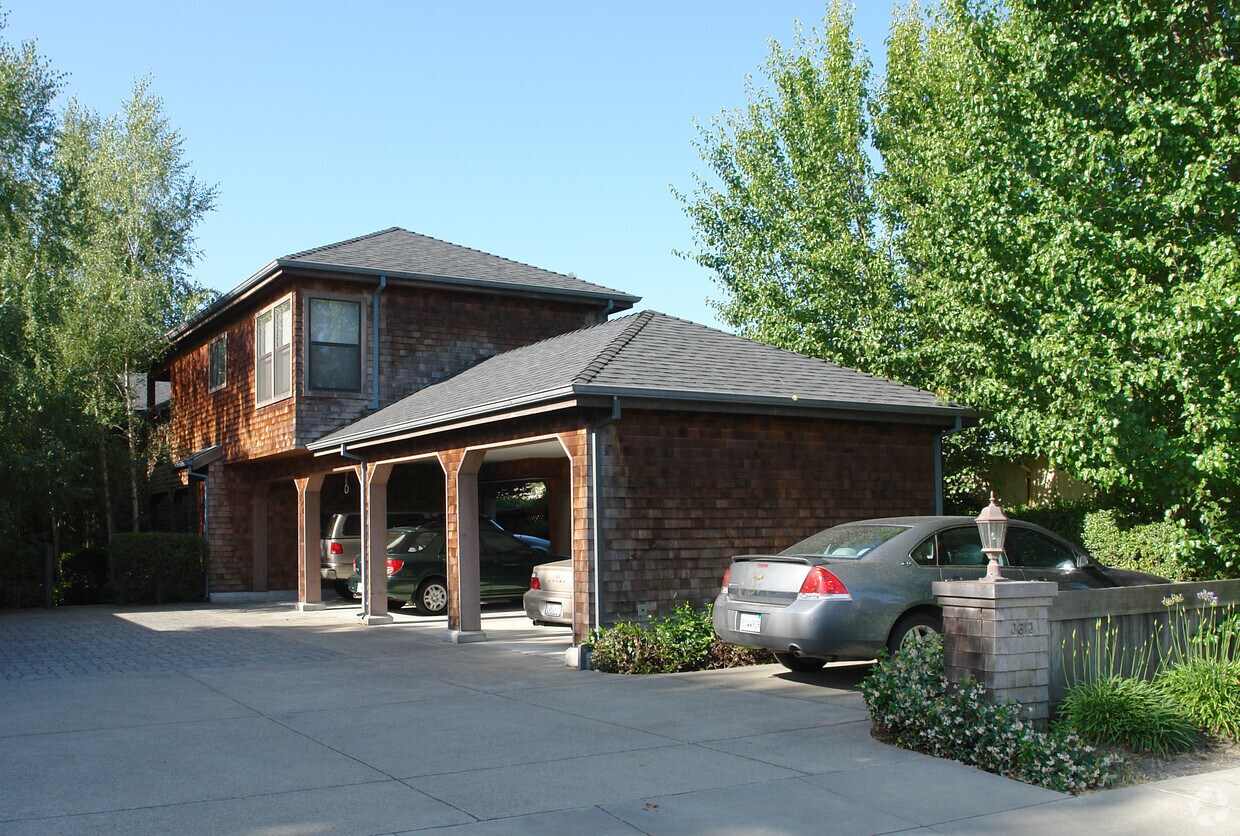 Building Photo - 3613 Bickerstaff Rd