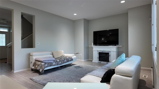 Building Photo - 71 Appleford Gate