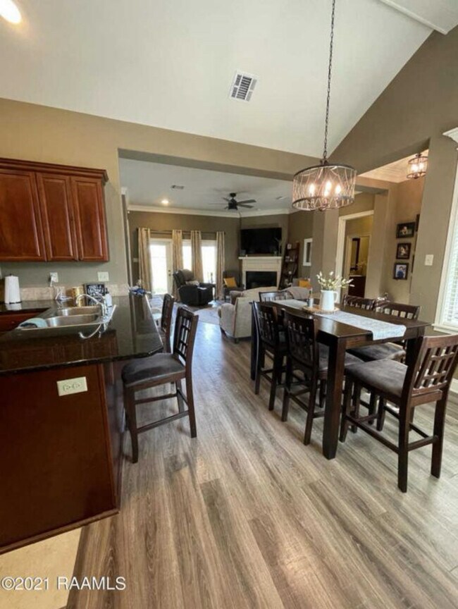 Foto del edificio - 416 Blackwater River Dr