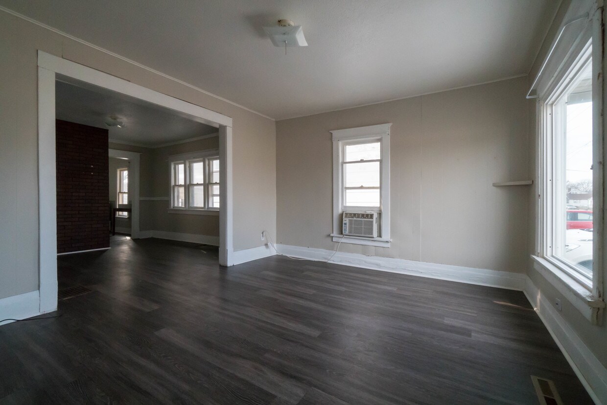 Primary Photo - 1725 Falls Ave