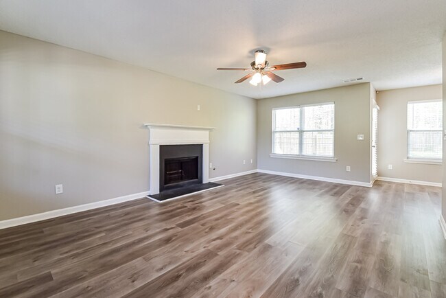 Building Photo - 5144 Meadows Lake Dr