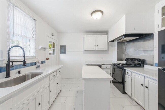 Foto del edificio - ? Move-In Special — Limited Time Only! ? Move in on or before December 31st, 2025, and enjoy $200...