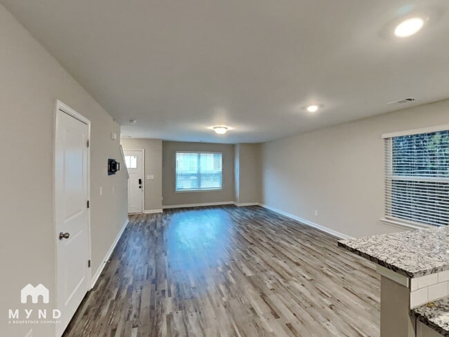 Building Photo - 331 Ashigan St