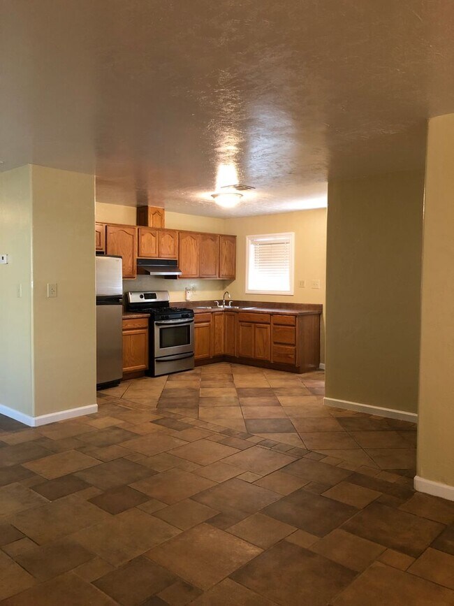 Foto del edificio - Perfect Family Home! 3 Bed/2 Bath Near Schools in Brawley