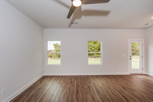 Building Photo - 5413 Cedar Creek Dr