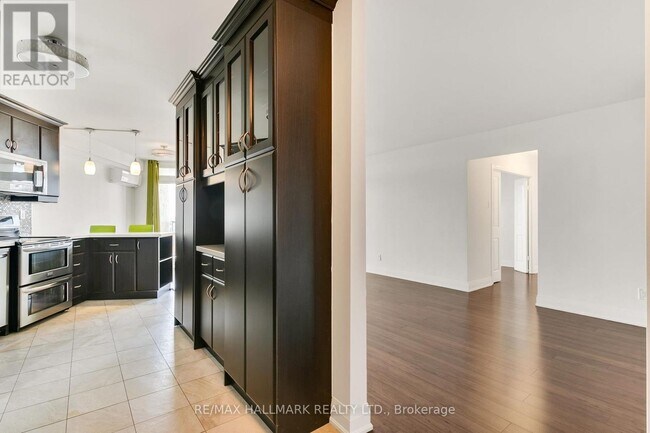 Photo du bâtiment - 980-2980 Broadview Ave