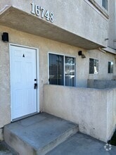 Building Photo - 16748 Hoskins Lane