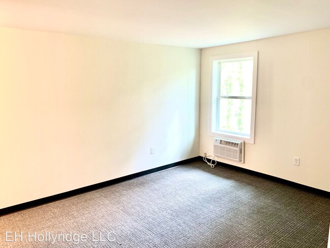 Building Photo - 5104 Hollyridge Dr