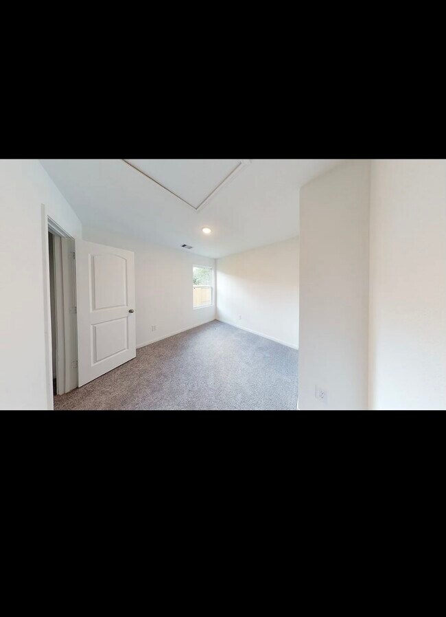 Building Photo - 9822 Emerald Stone Way