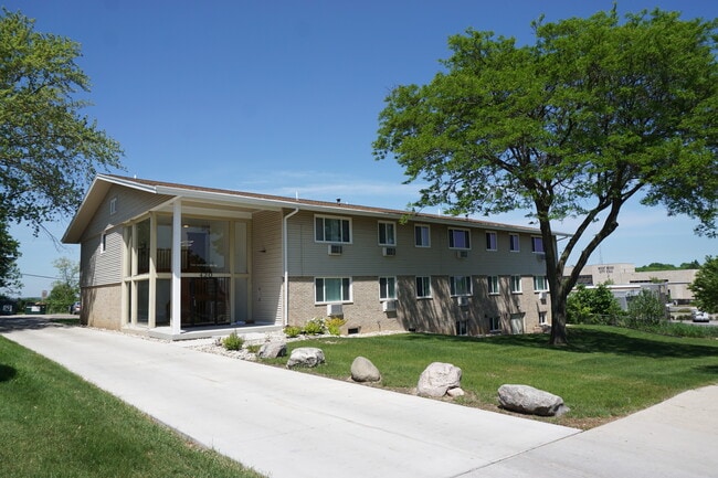 Building Photo - 420 Vine St
