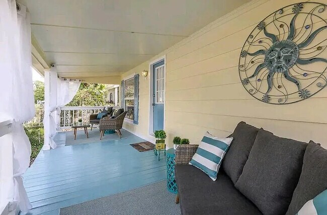 Building Photo - 228 W Jean St