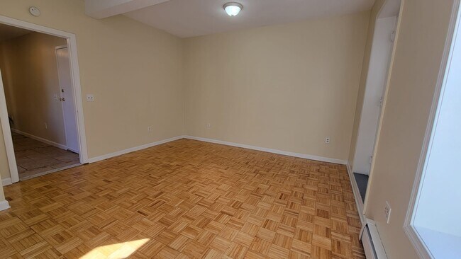 Building Photo - 338 Orange St