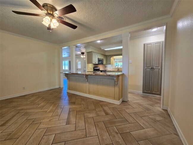 Foto del edificio - 2527 Willowby Dr