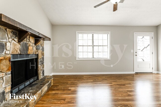 Foto del edificio - 4149 Warren Rd