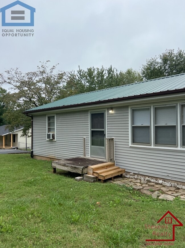 Building Photo - 1340 Hidden Valley Dr