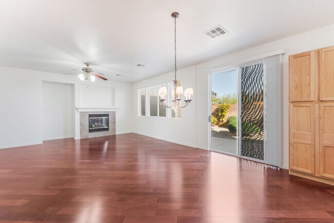 Foto del edificio - Spacious Two-Story Home in Gated Community!