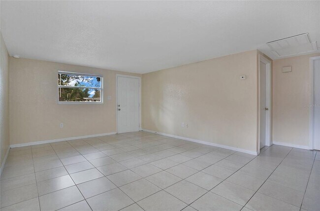 Building Photo - 607 Camino Ct