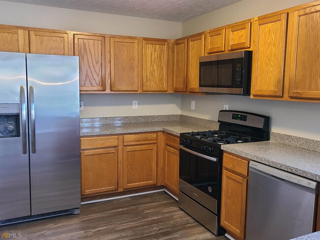 Building Photo - 6125 Flagstaf Walk
