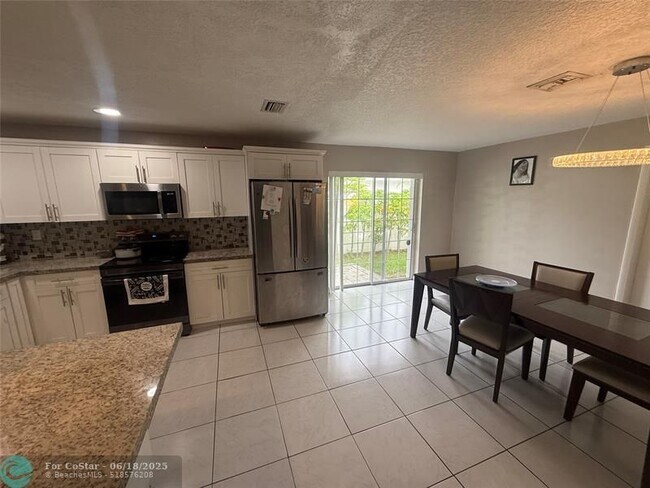 Foto del edificio - 7008 NW 81st St