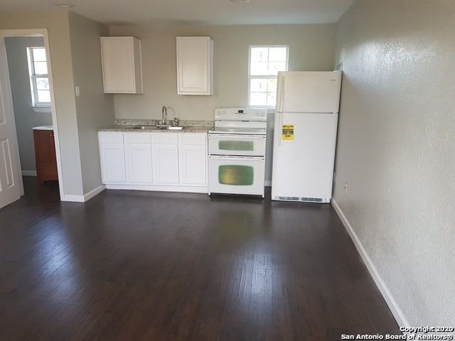 Building Photo - 318 Aransas Ave