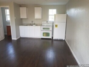 Building Photo - 318 Aransas Ave