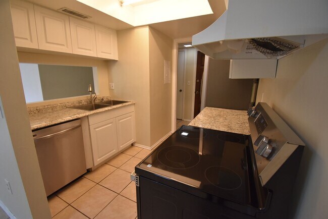 Foto del edificio - 2 Bed/2 Bath, 2nd Floor Condo at Marbeya C...