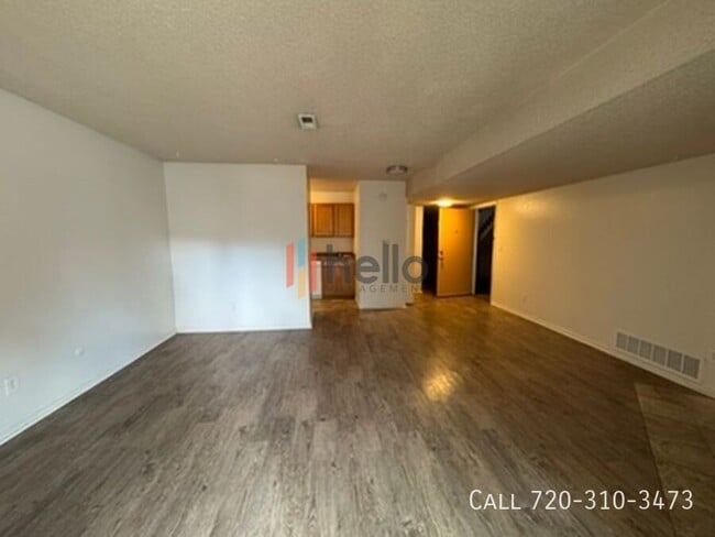 Foto del edificio - 995 Holli Springs Ln