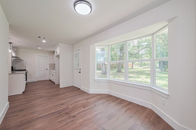 Foto del edificio - 23227 Albert Dr