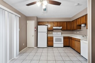 Building Photo - 2521 Crosstimbers Dr