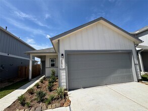 Building Photo - 26013 Hampshire Dr