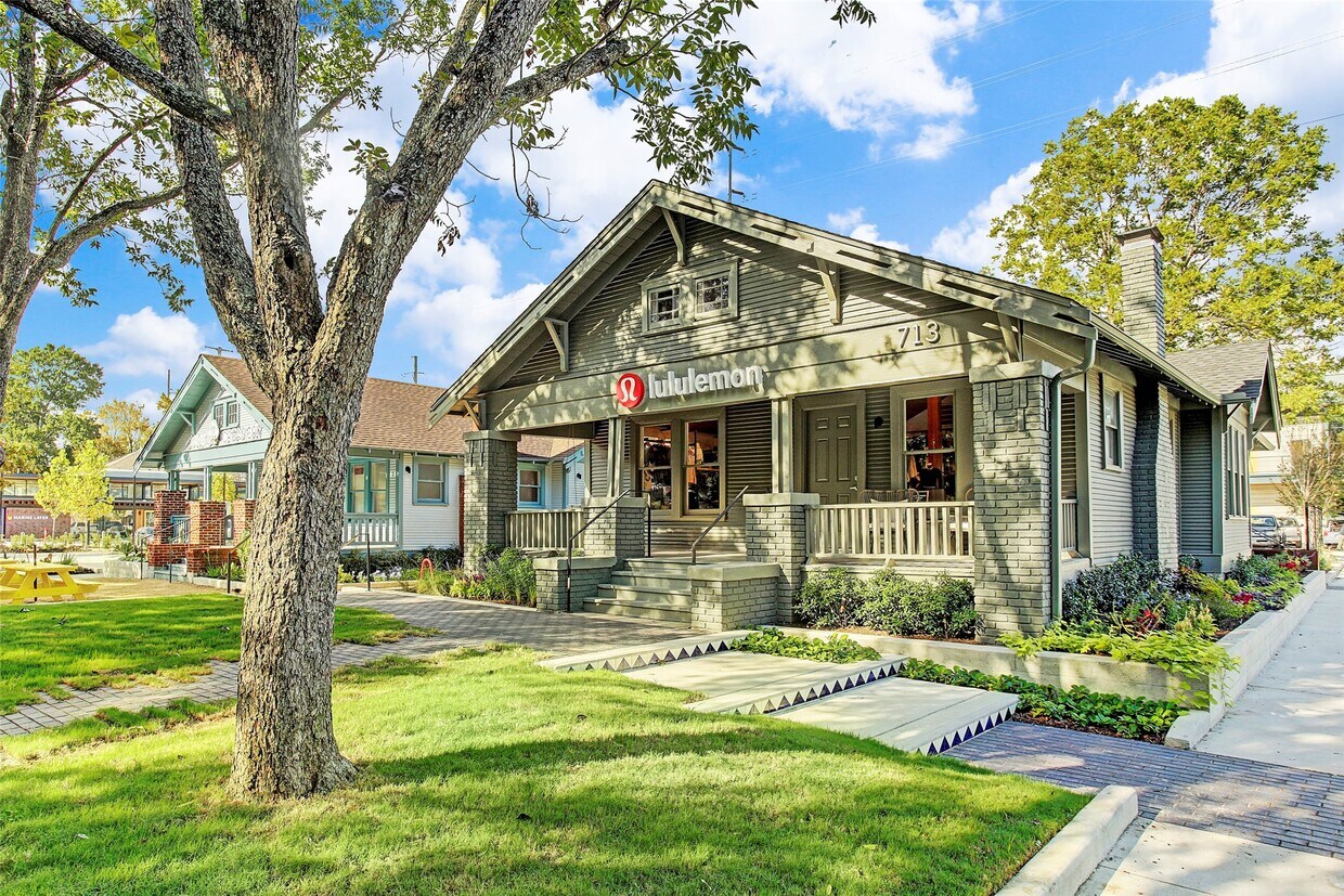 Building Photo - 1111 Stonecrest Dr