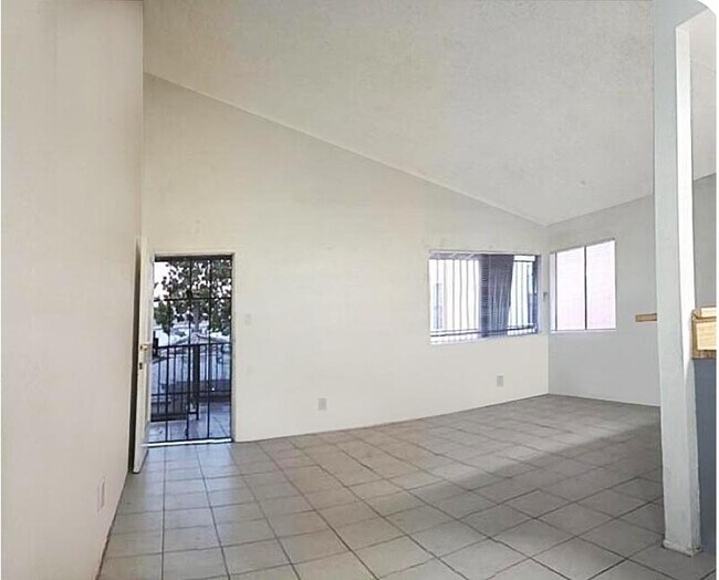 Living Room - 1067 Saint Louis Ave