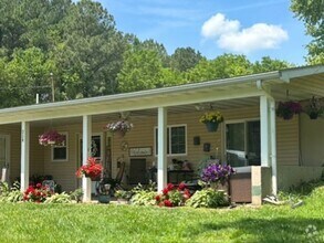 Building Photo - 320 Caraway Ln