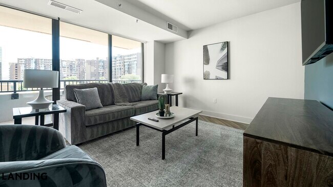 Foto del edificio - 1550 Clarendon Blvd