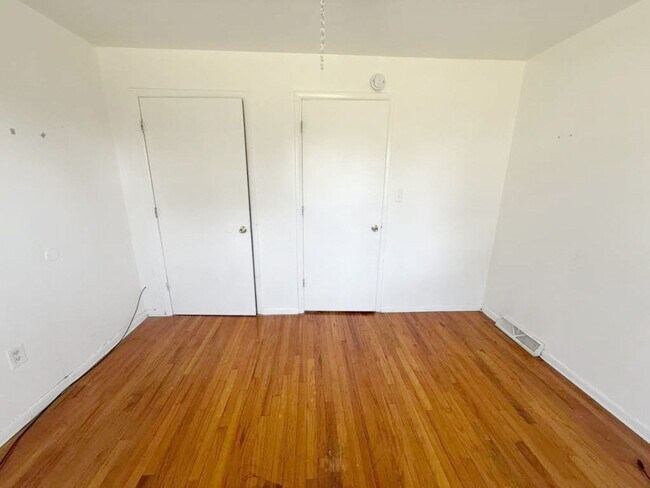 Foto del edificio - 4889 Banbury Ct