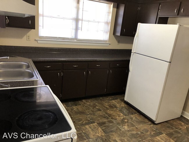 Foto del edificio - 4 br, 2.5 bath House - 7648 Mallette Rd.