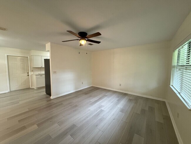 Foto del edificio - Completely Renovated!