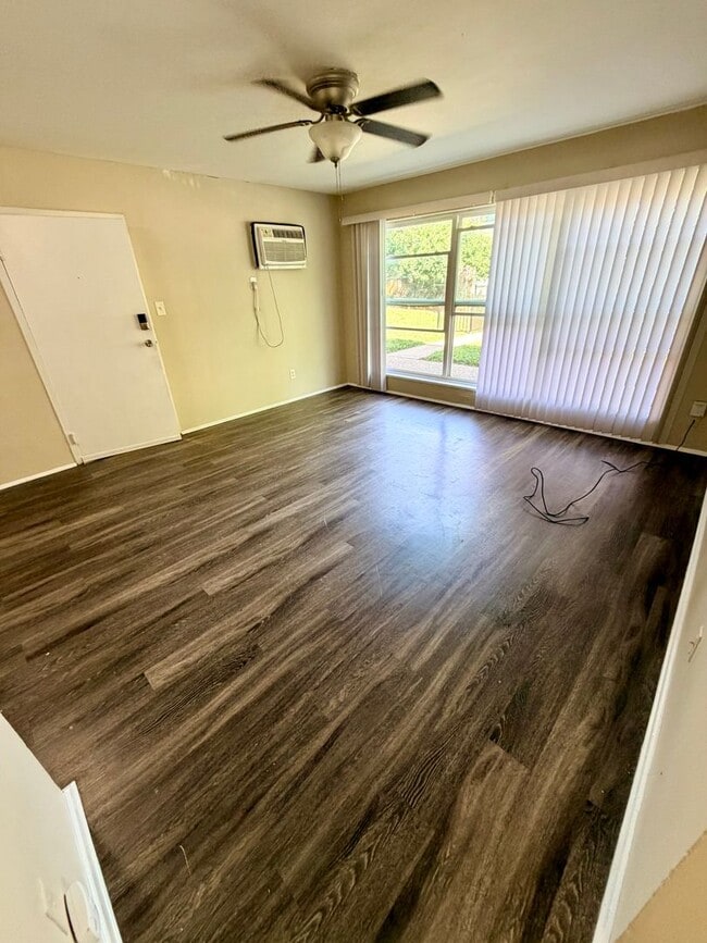 Photo - 1568 Alexandria Drive-5A(Z3) Apartment