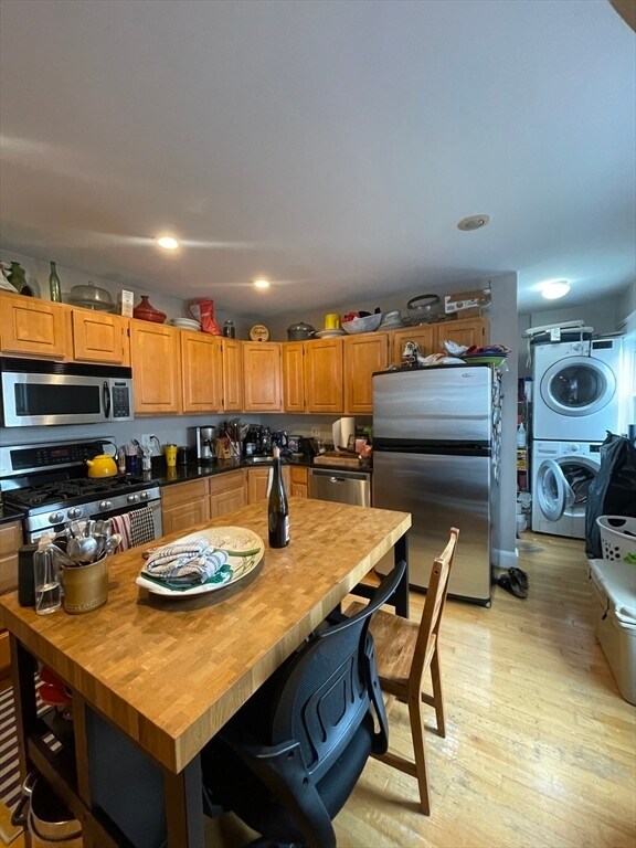 Building Photo - 147 Sydney St