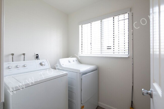 Building Photo - 3Br In The Heart Of Pacific Beach *W/D in ...