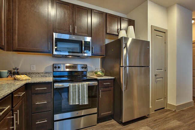 Foto del edificio - 1 Month Free—Lock in Your 2/2 Today!