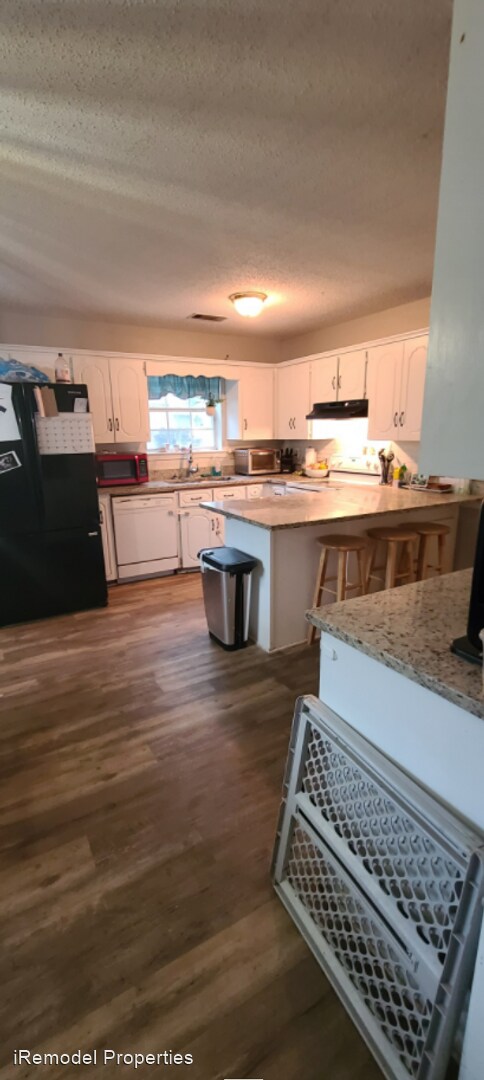 Building Photo - 3 br, 2 bath House - 11 Fox Run Drive