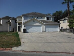 Building Photo - 806-808 Sagewood Trail